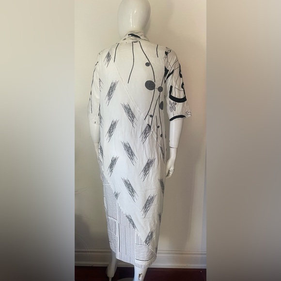 Minkas Black and White  dress abstract print - Picture 2 of 9